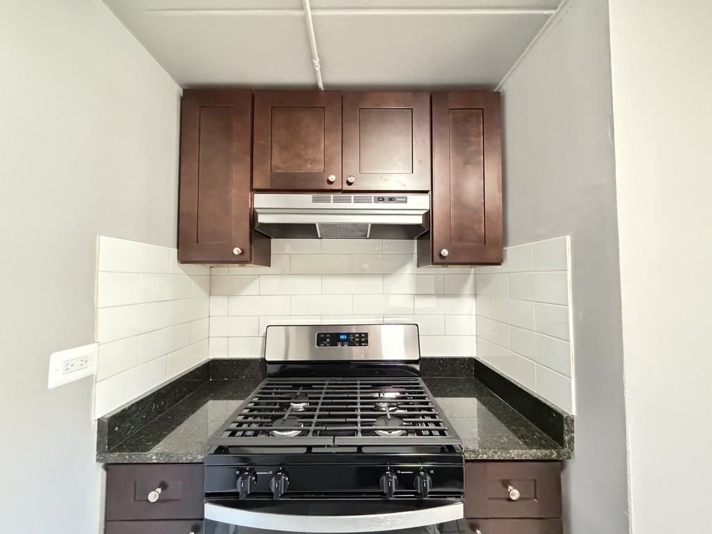9610 Ivanhoe Ave #8 - Photo 5 of 21