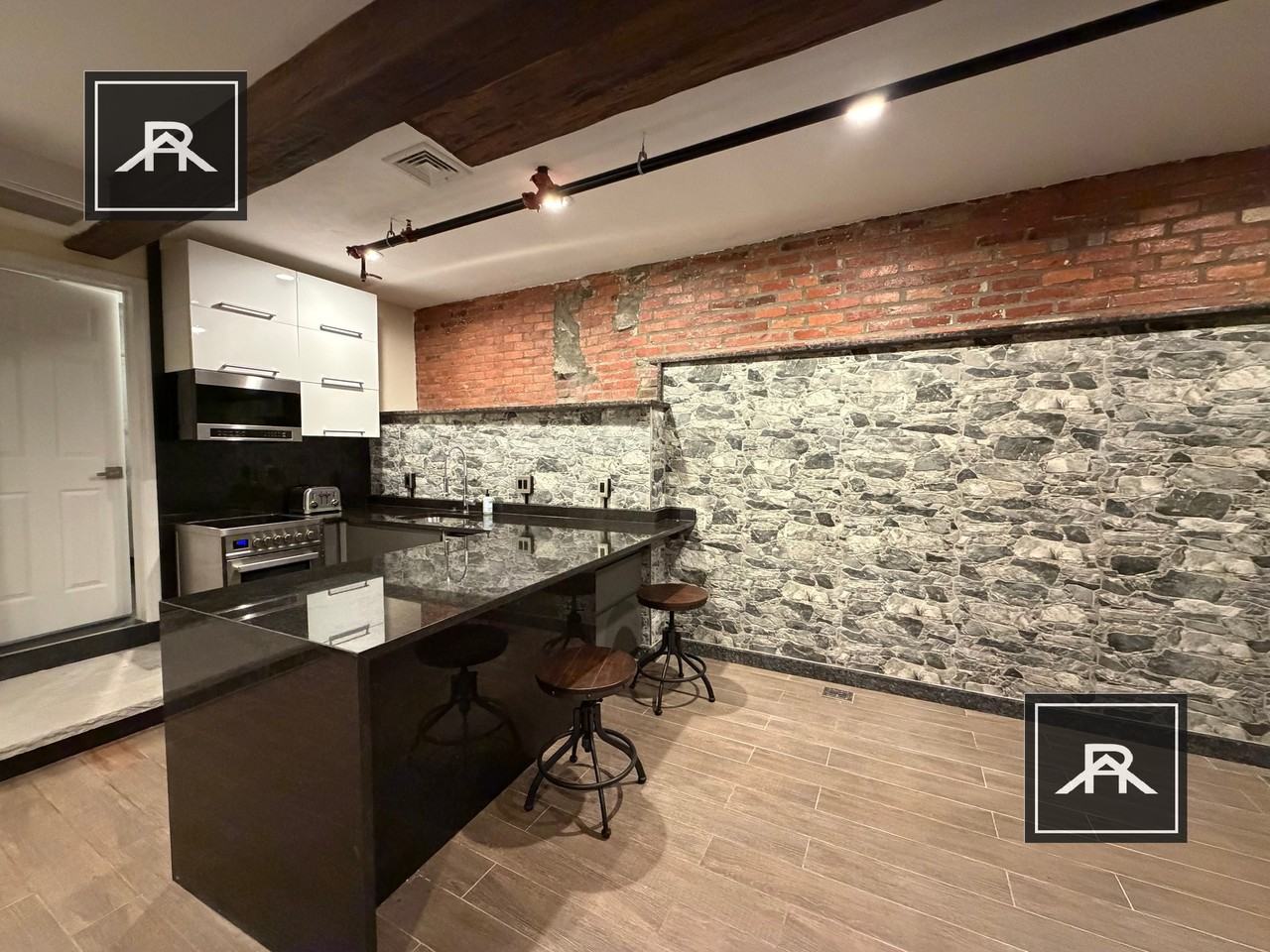 1034 Commonwealth Ave #104 - Photo 3 of 13