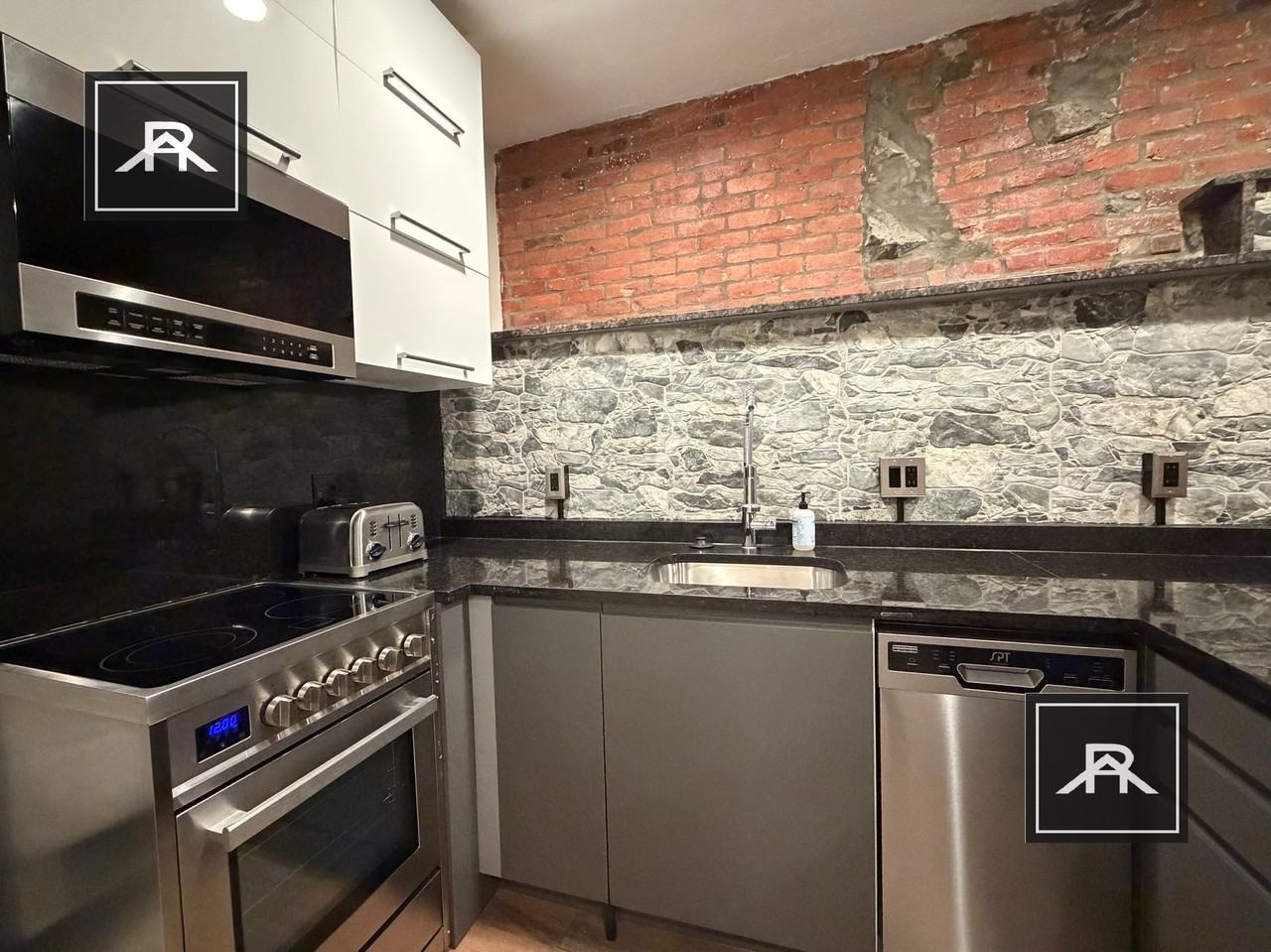 1034 Commonwealth Ave #104 - Photo 4 of 13