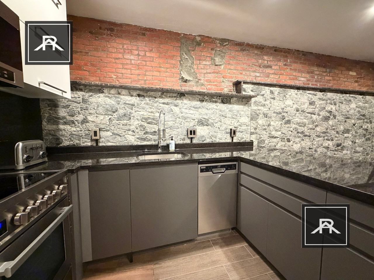 1034 Commonwealth Ave #104 - Photo 5 of 13