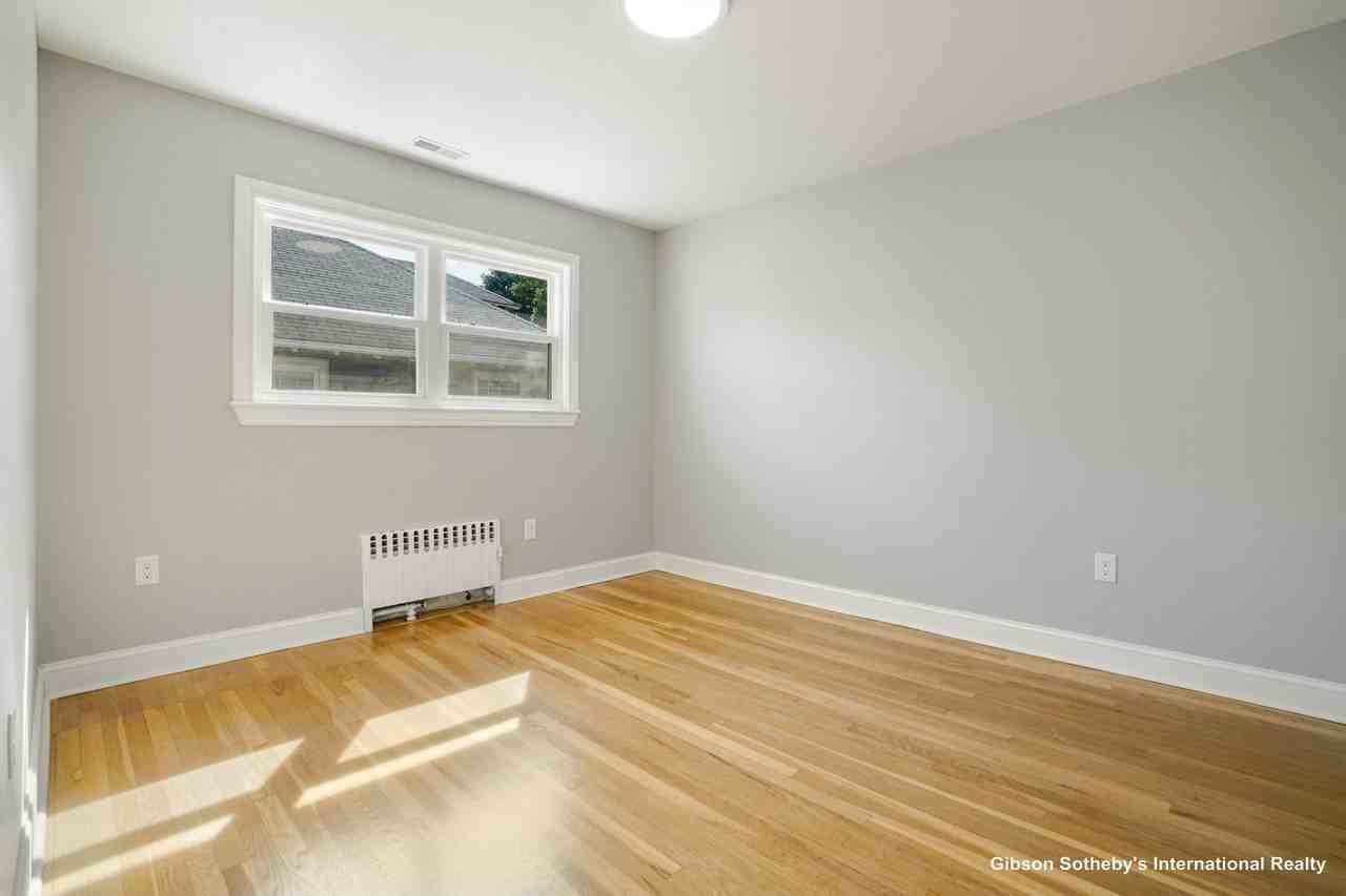 107 Lake St #2 - Photo 5 of 30