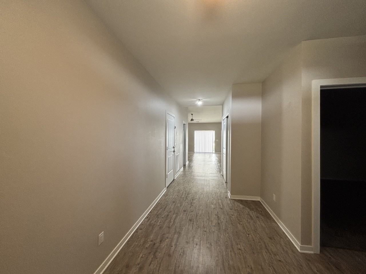 709 Wyatt St - Photo 2 of 14