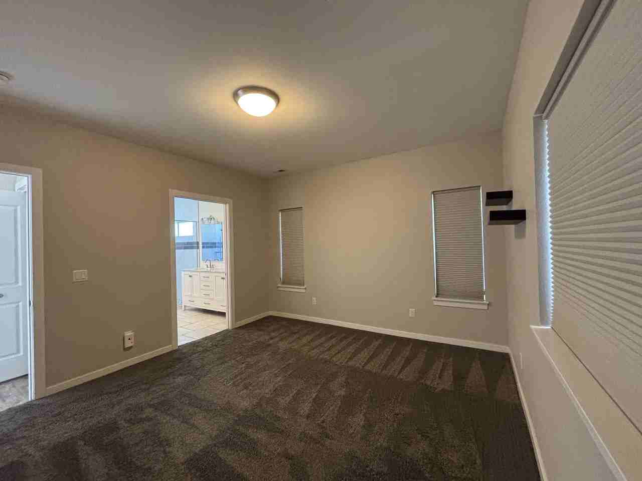 709 Wyatt St - Photo 3 of 14