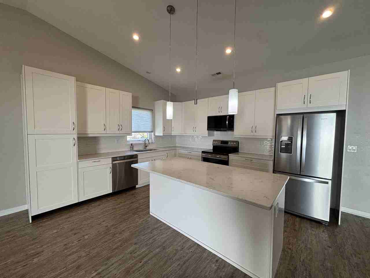 709 Wyatt St - Photo 6 of 14