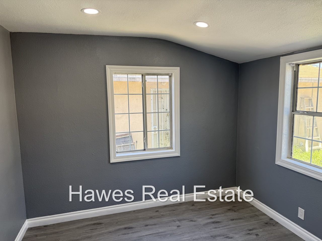 880 Hawthorne Pl - Photo 5 of 12