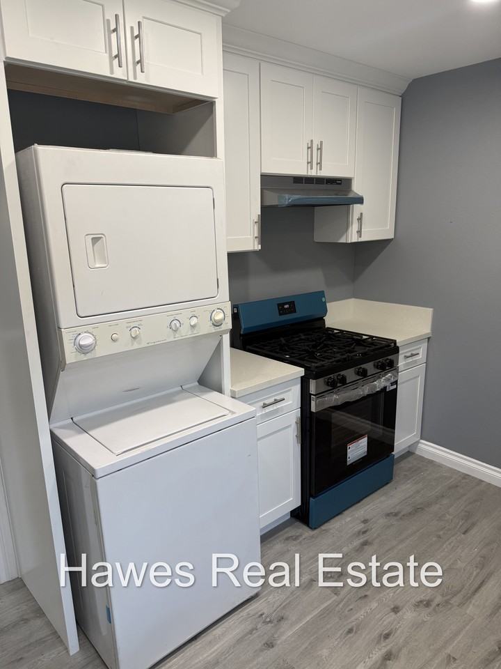 880 Hawthorne Pl - Photo 7 of 12