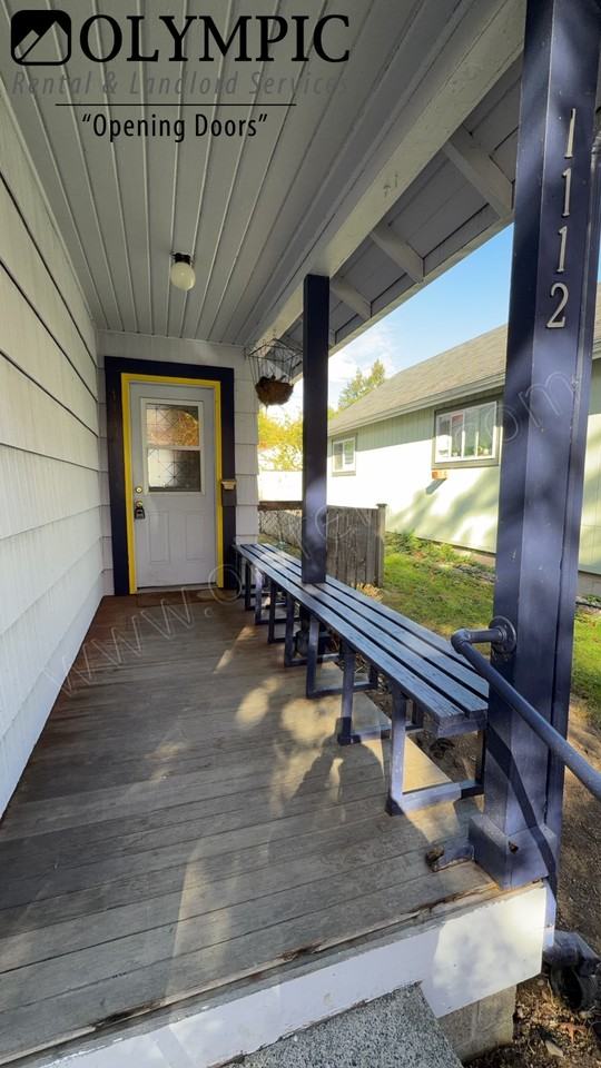 1112 Legion Way Se - Photo 2 of 23