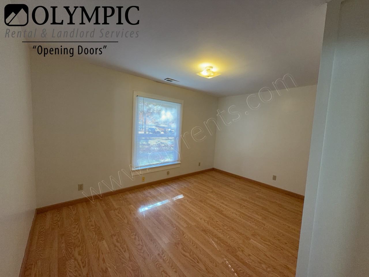 1112 Legion Way Se - Photo 6 of 23