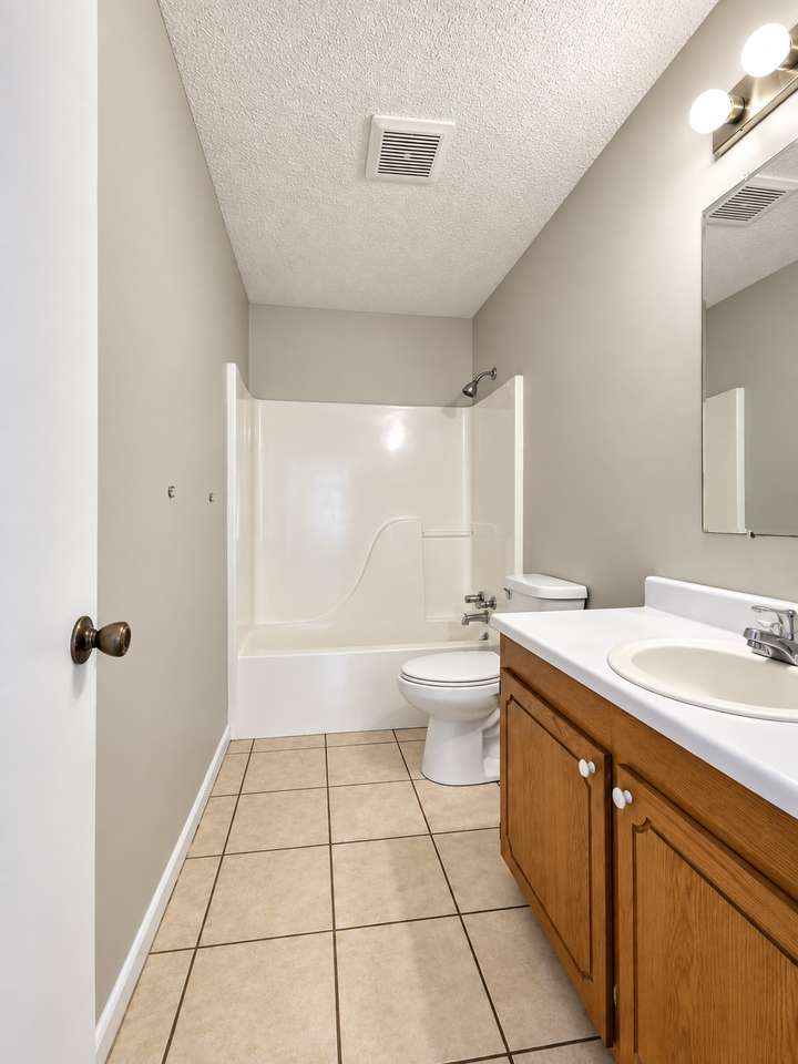 7 Kim Ln - Photo 6 of 8
