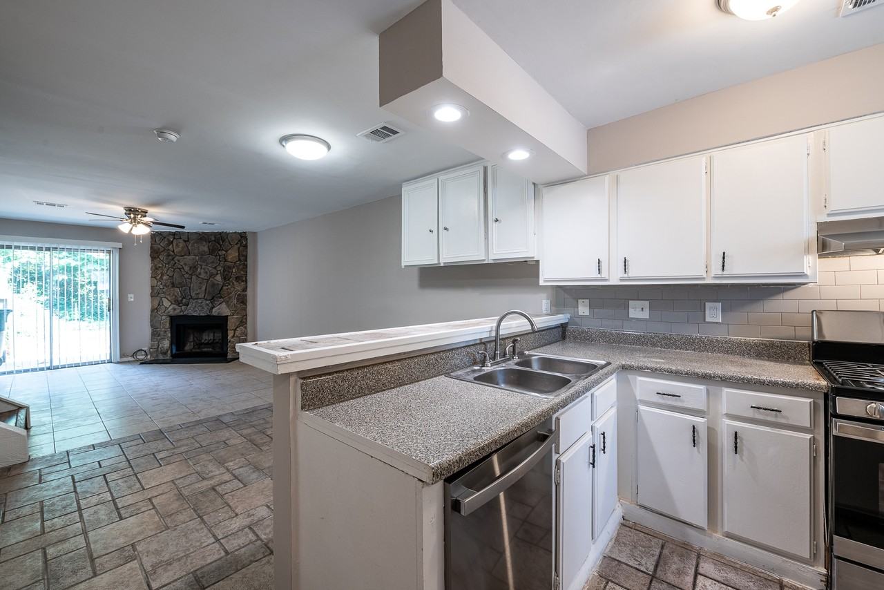 6624 Ramsgate Way - Photo 2 of 33