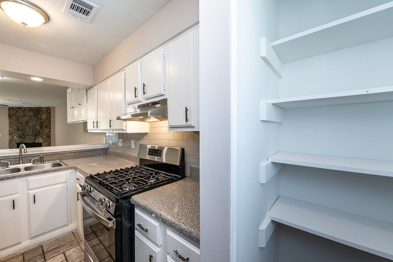 6624 Ramsgate Way - Photo 3 of 33