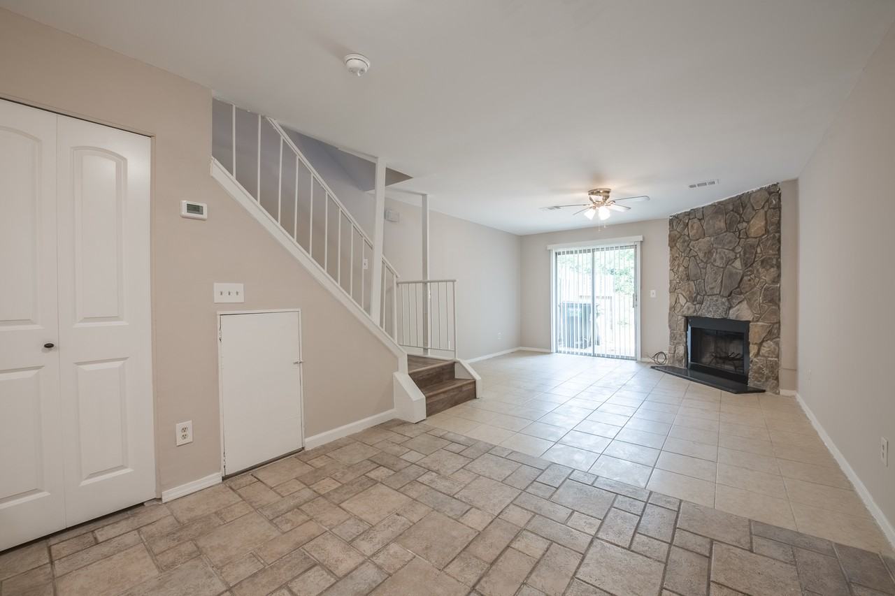 6624 Ramsgate Way - Photo 5 of 33
