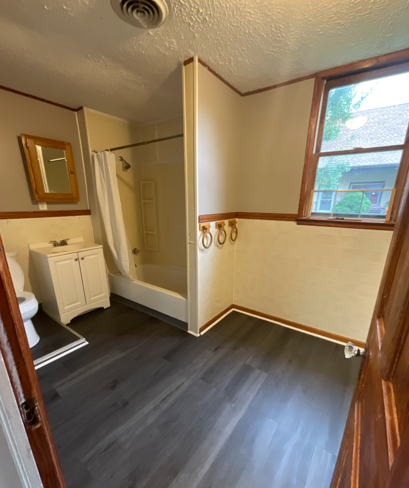 66 Dempster St - Photo 4 of 10