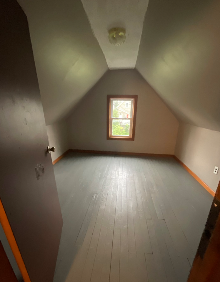 66 Dempster St - Photo 6 of 10