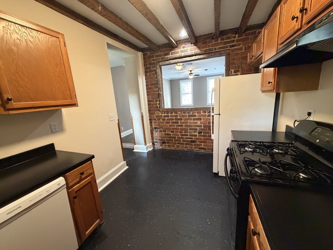 507 N Henry St - Photo 7 of 17
