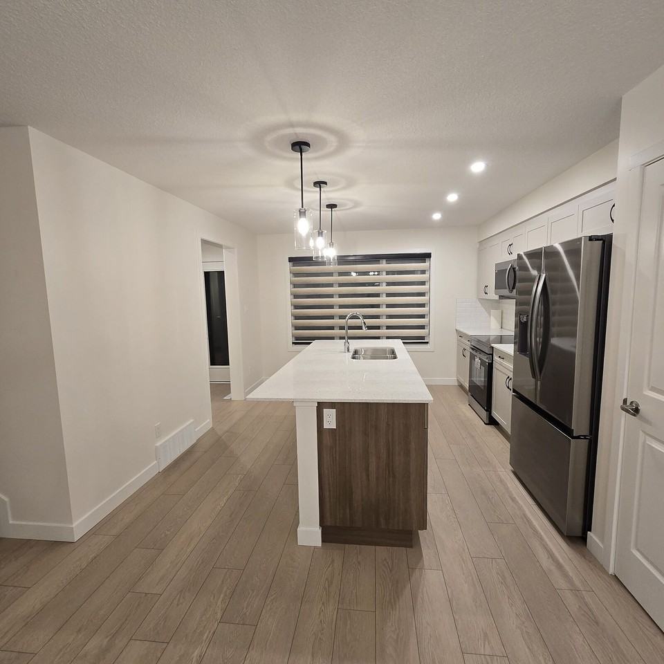 7307 181 Ave Nw - Photo 3 of 35