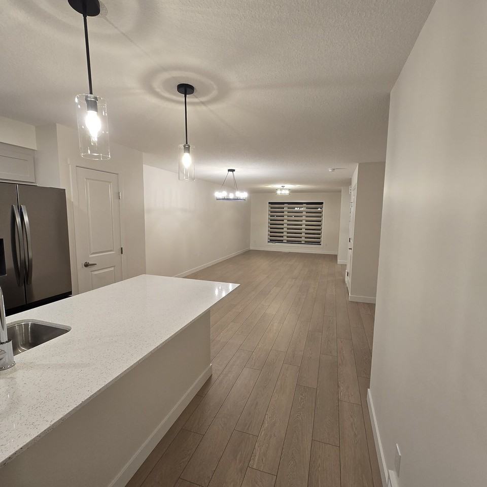 7307 181 Ave Nw - Photo 5 of 35
