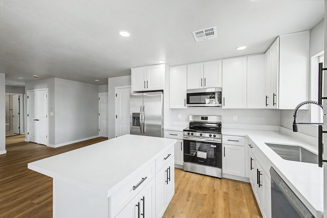 120 W 14th Ave #NA - Photo 5 of 17