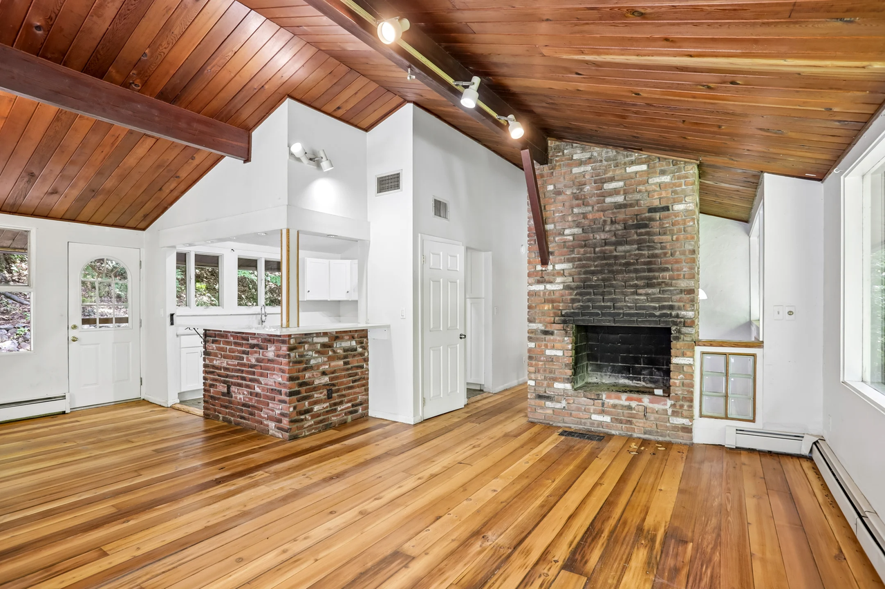952 Haverstraw Rd #NA - Photo 3 of 19