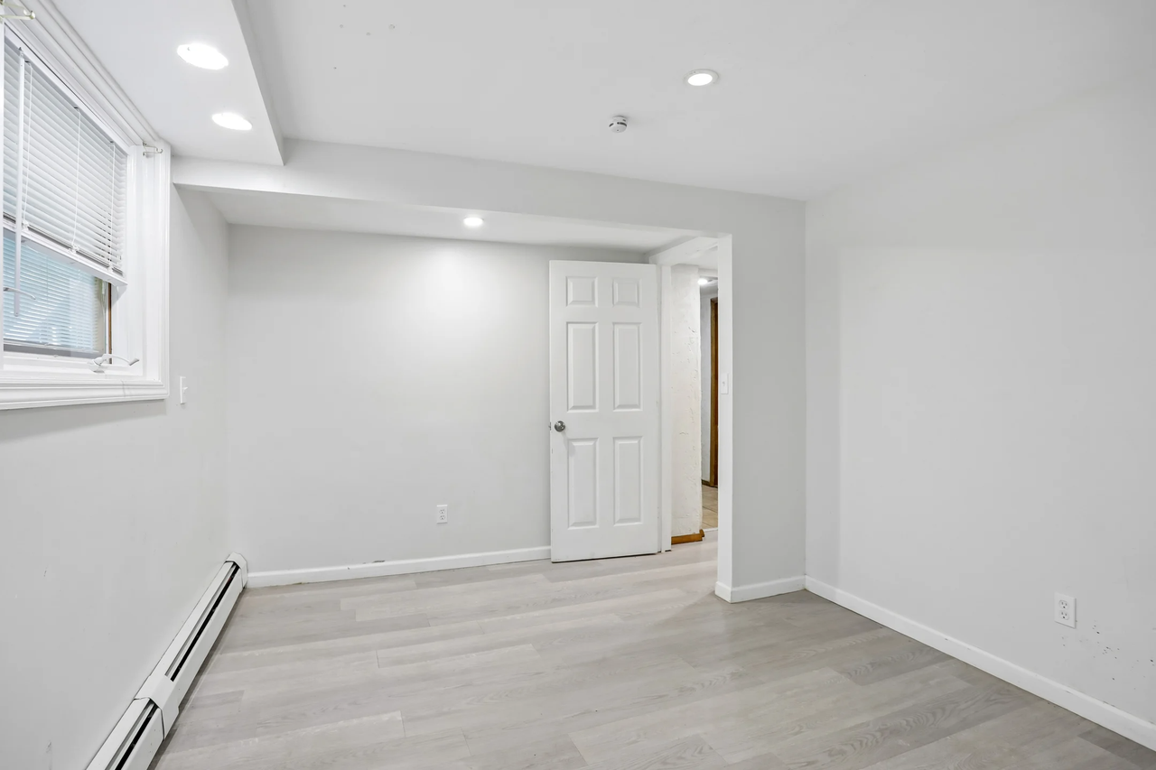 952 Haverstraw Rd #NA - Photo 6 of 19