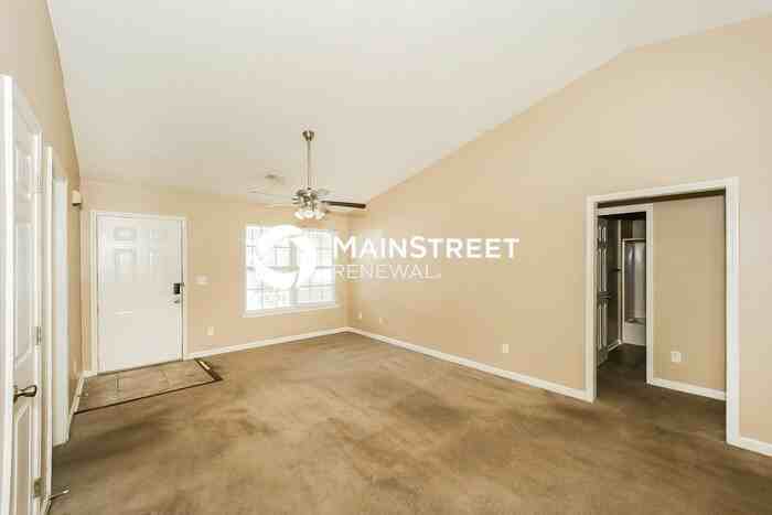 8550 Garvey Dr - Photo 4 of 21