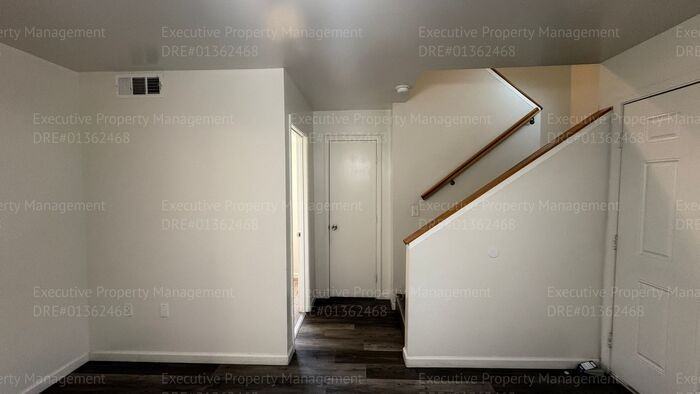 4309 Tierra Verde St #D - Photo 5 of 25
