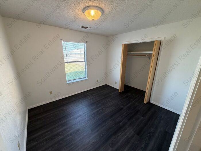 3313 Vinton St - Photo 5 of 11