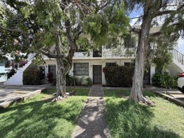 featured image of 2624 Kapiolani Blvd #B2