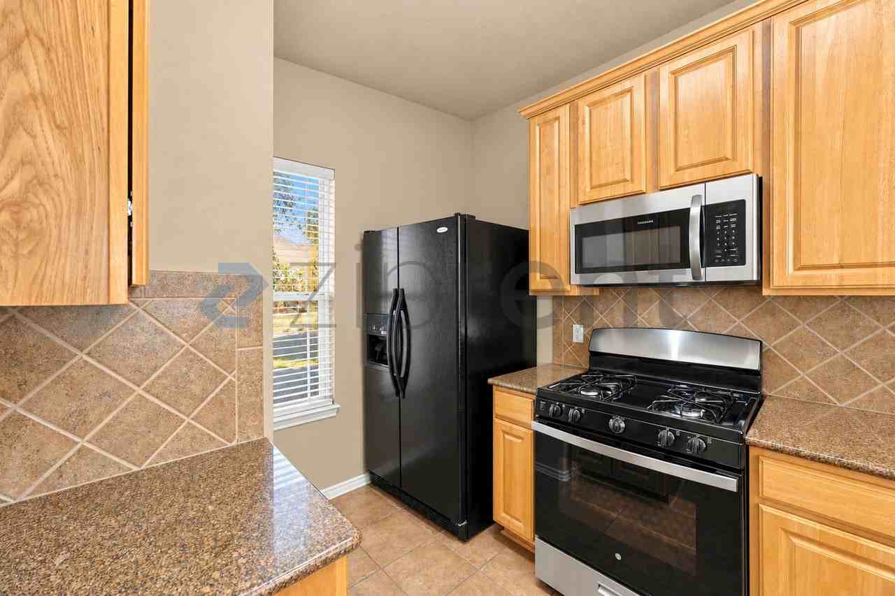 279 Cleveland - Photo 7 of 30