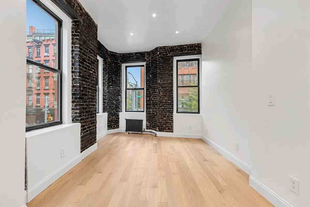 17 Prince St #15