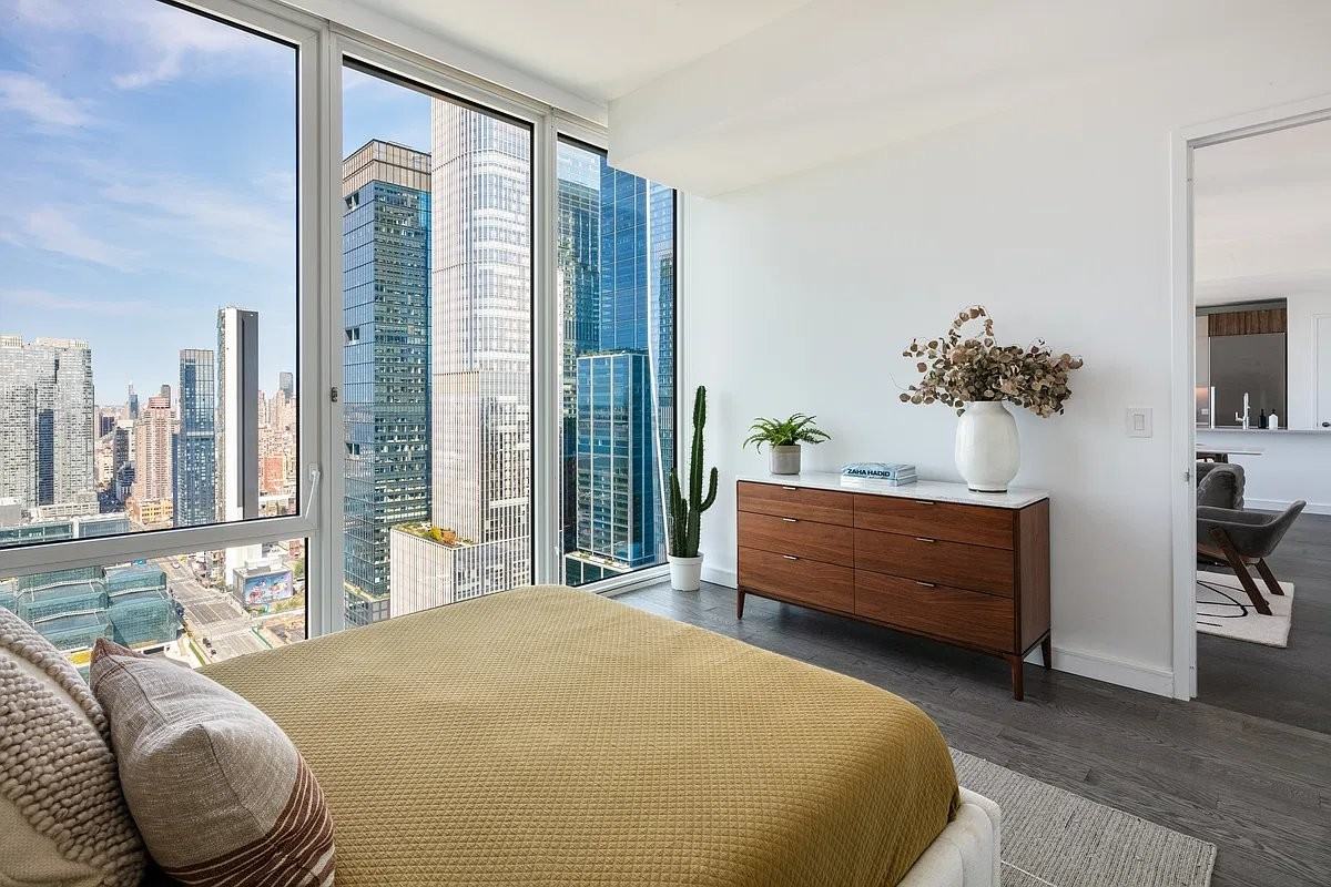 W 30th St #46D - Photo 5 of 20
