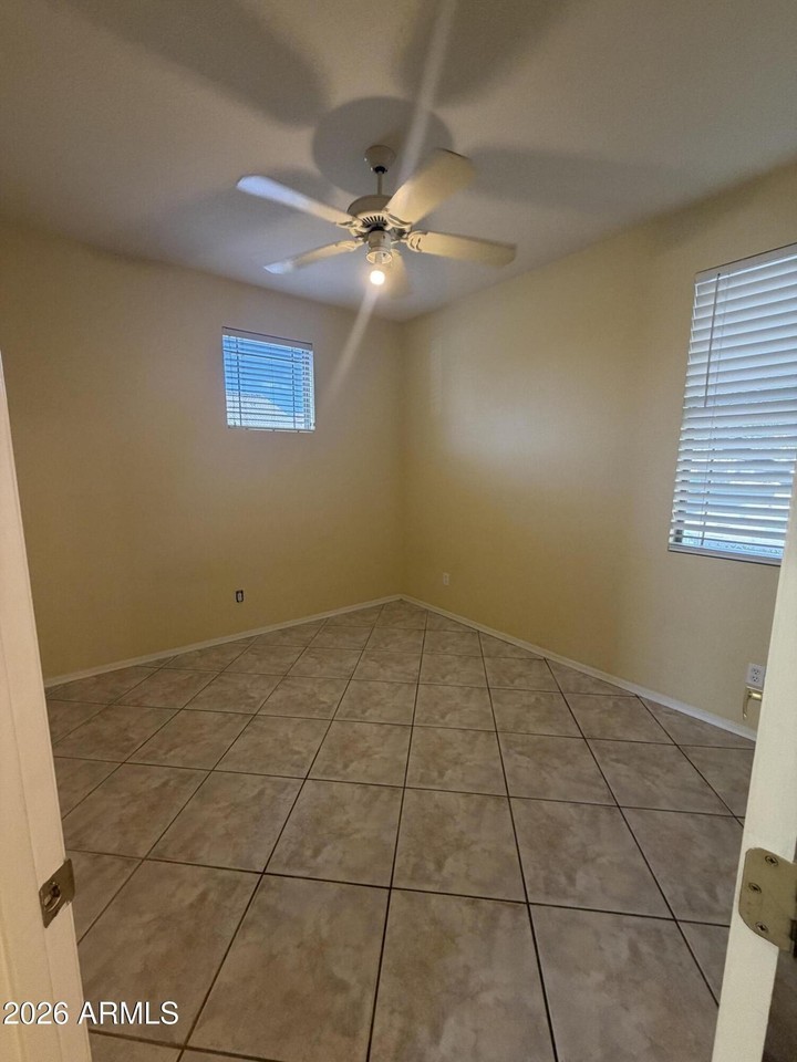 4170 E Hallihan Dr - Photo 3 of 20