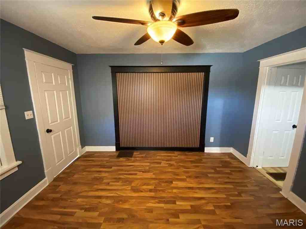 3804 N Hanley Rd - Photo 7 of 32