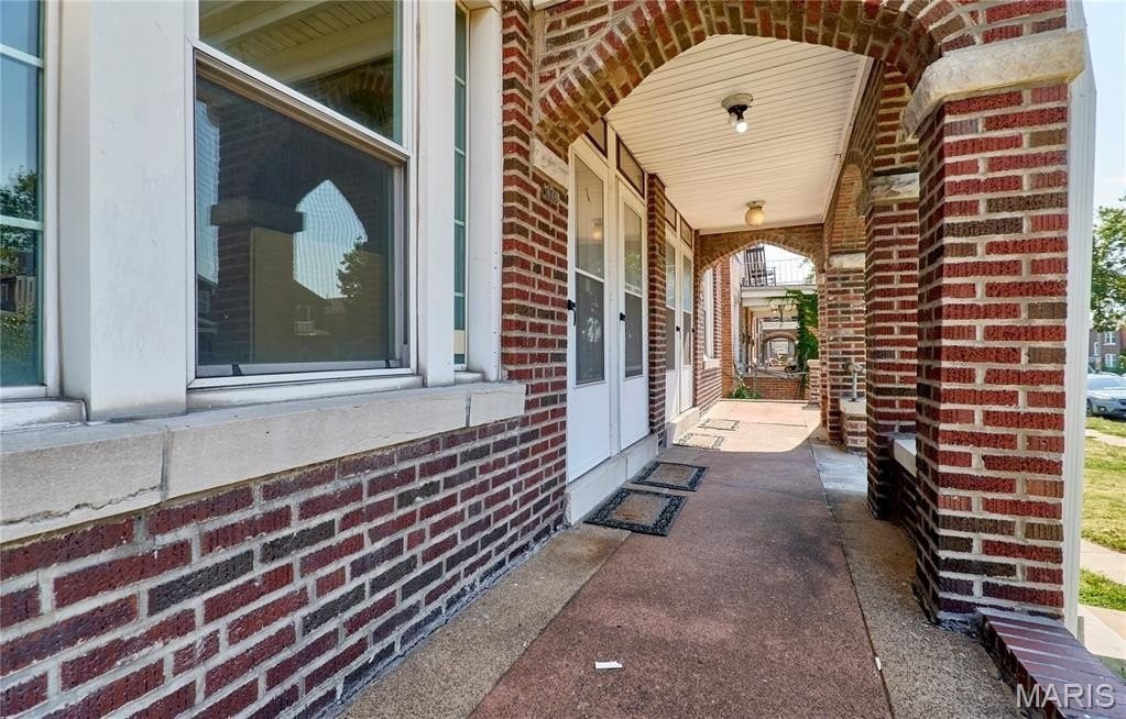 5049 Chippewa St #A - Photo 4 of 25