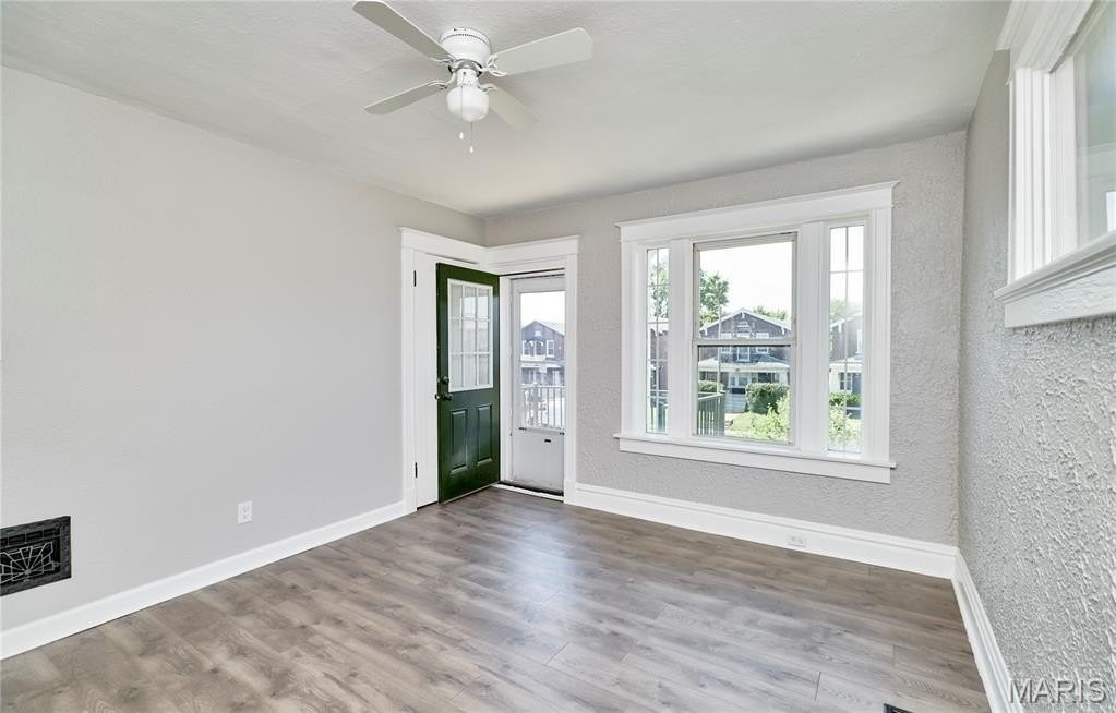 5049 Chippewa St #A - Photo 5 of 25