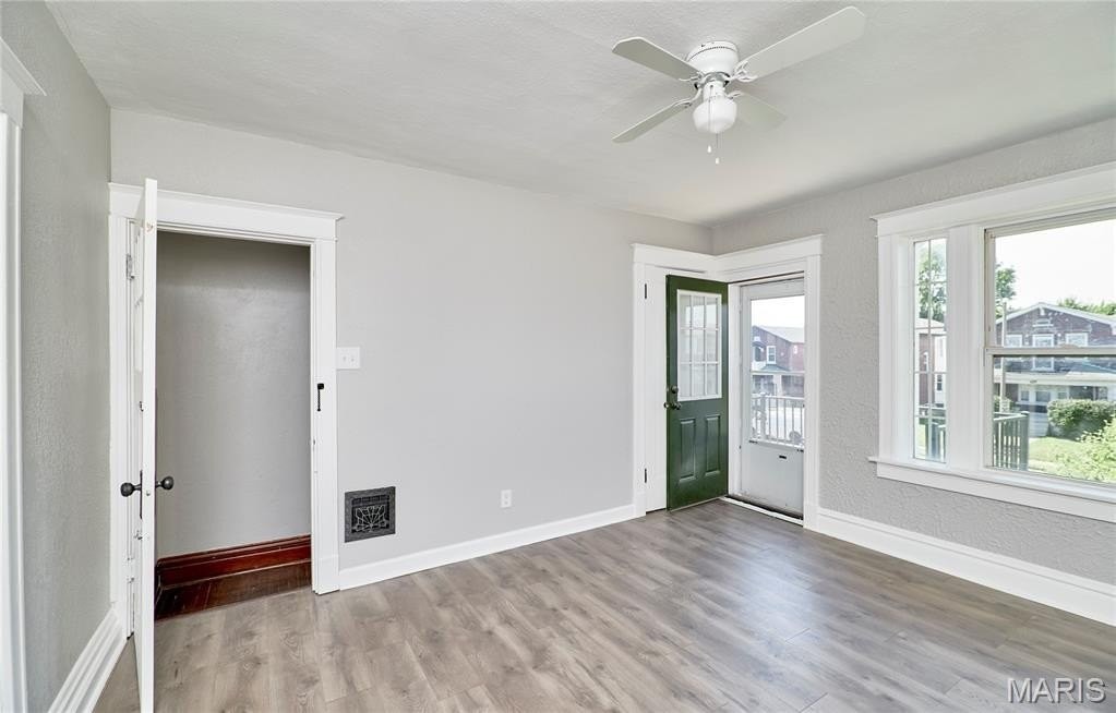 5049 Chippewa St #A - Photo 6 of 25