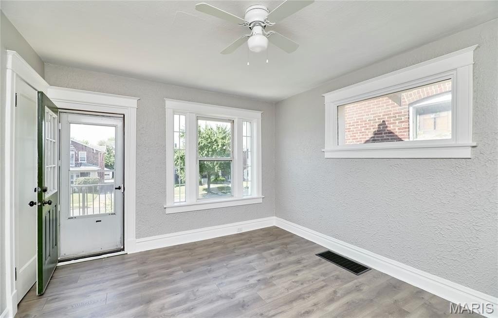 5049 Chippewa St #A - Photo 7 of 25