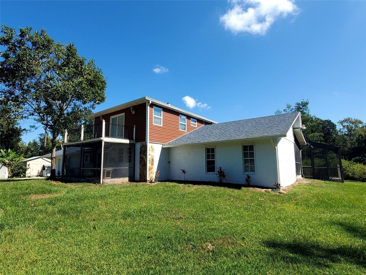 2151 N Goodman Rd - Photo 3 of 16