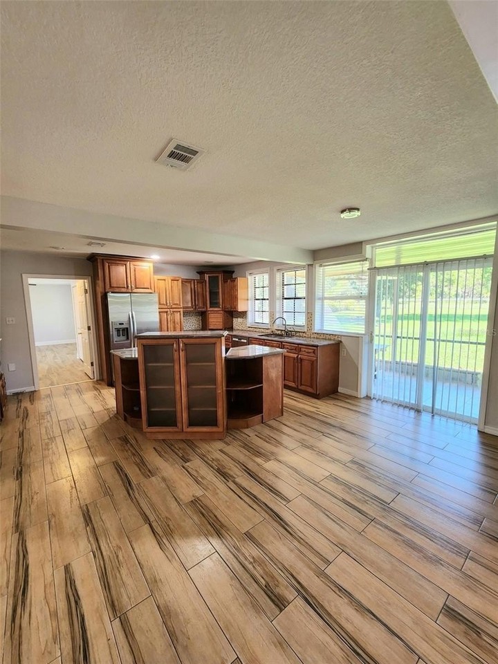 2151 N Goodman Rd - Photo 4 of 16