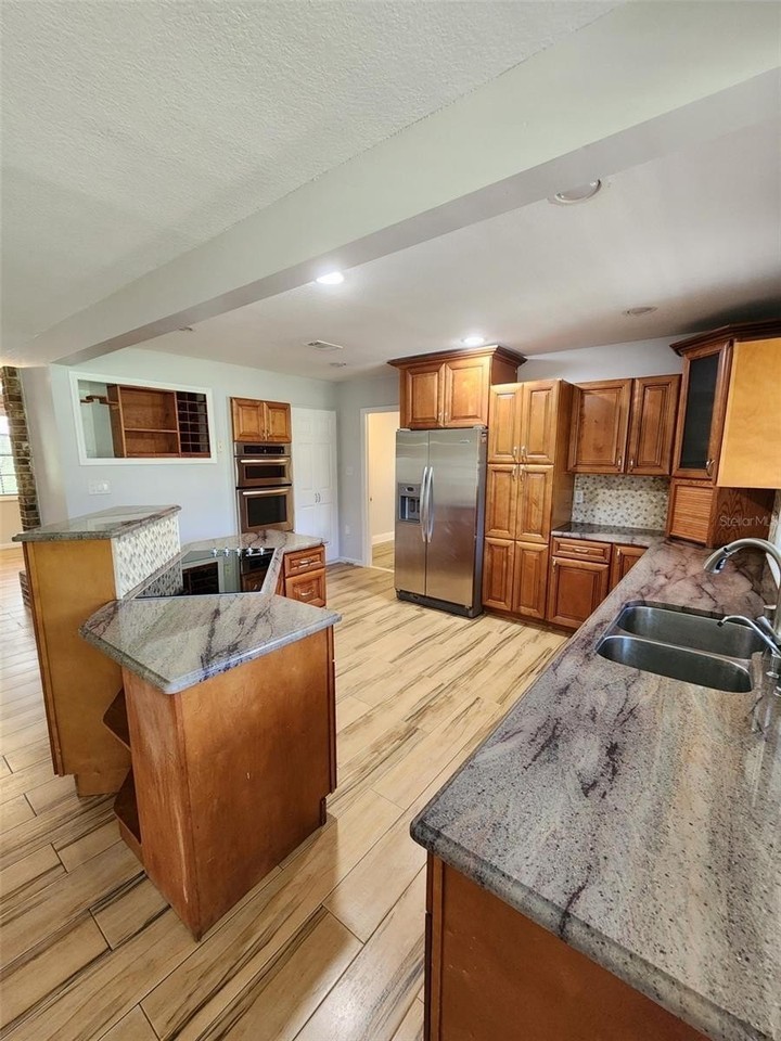 2151 N Goodman Rd - Photo 5 of 16