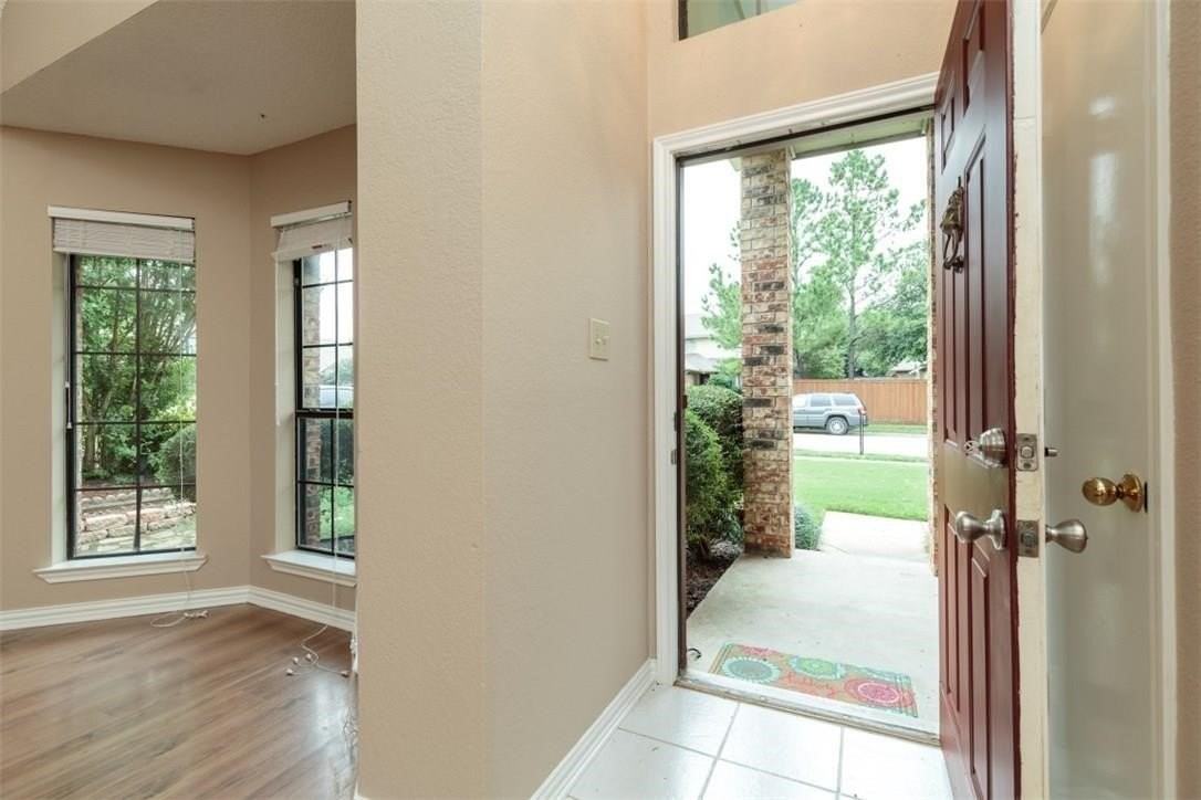 1203 Laurel Ln - Photo 2 of 27