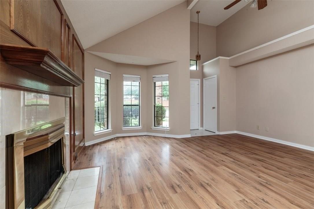 1203 Laurel Ln - Photo 4 of 27
