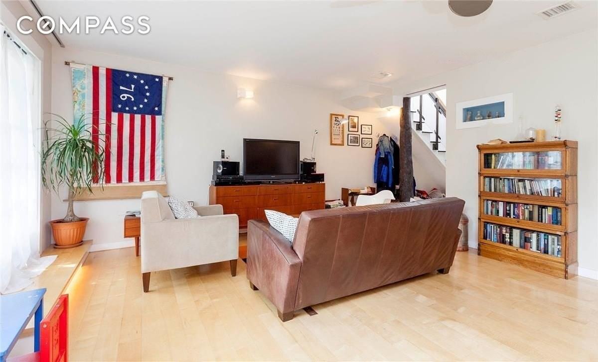 404 13th St #3 - Photo 2 of 7