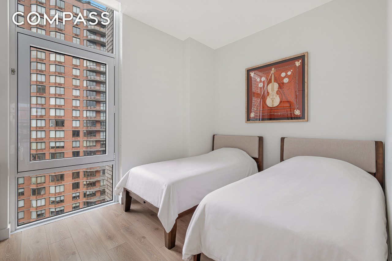356 E 78th St #32C - Photo 6 of 9