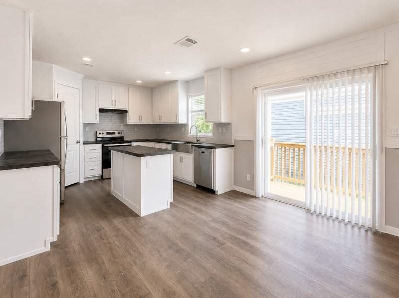 193 Ridgeway Dr - Photo 3 of 10