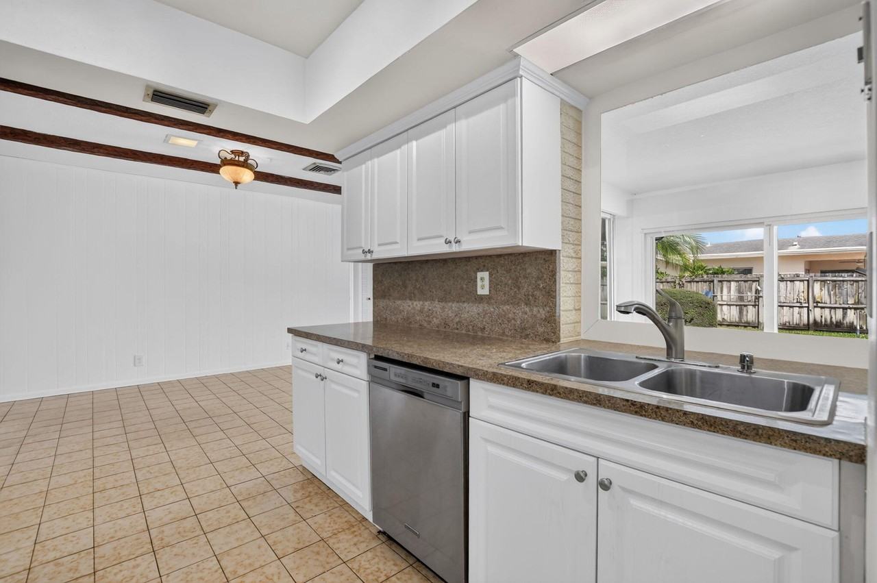 2175 Park Pl - Photo 5 of 24