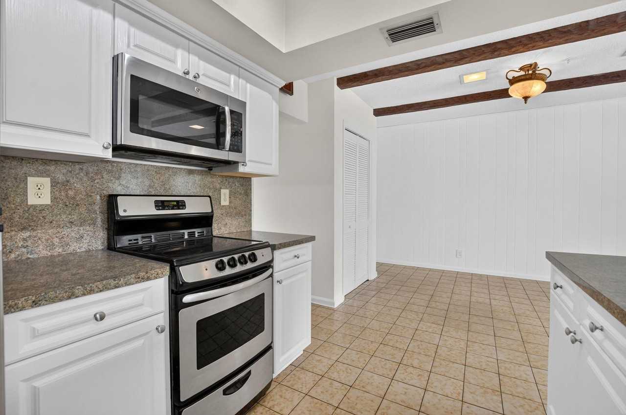 2175 Park Pl - Photo 6 of 24