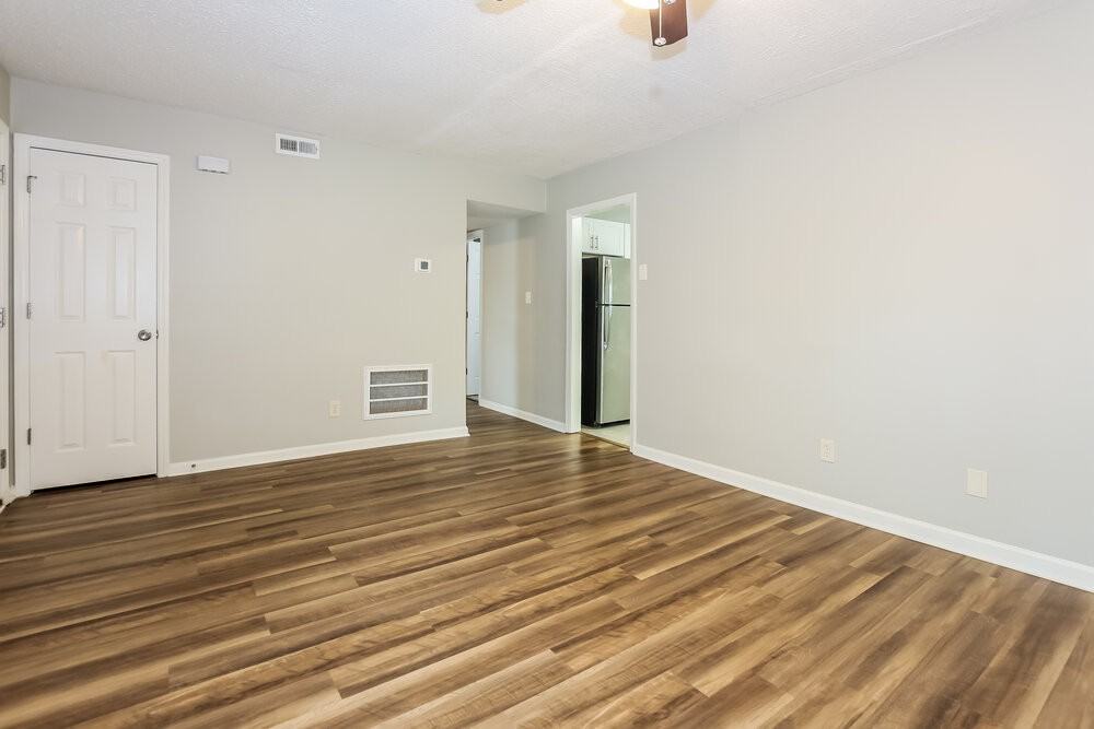 1331 Susan St - Photo 6 of 16