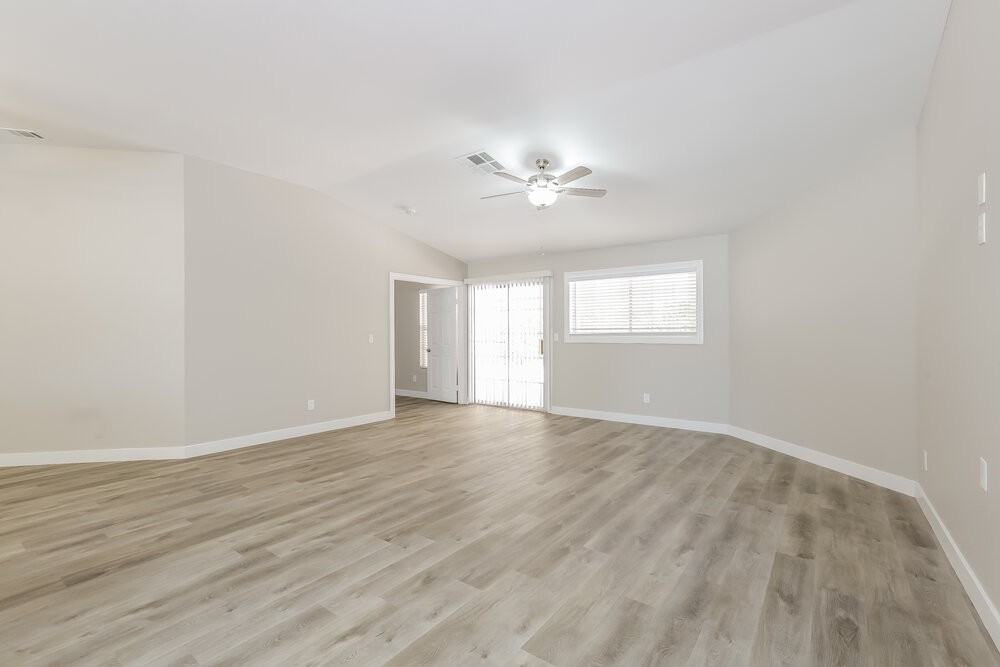 5524 Cranwood Ct - Photo 4 of 16