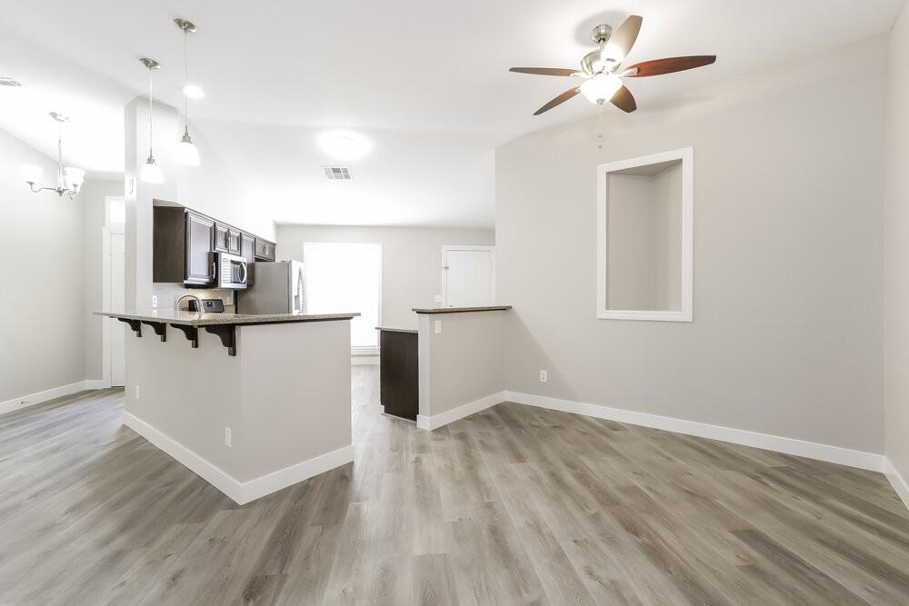 5524 Cranwood Ct - Photo 5 of 16